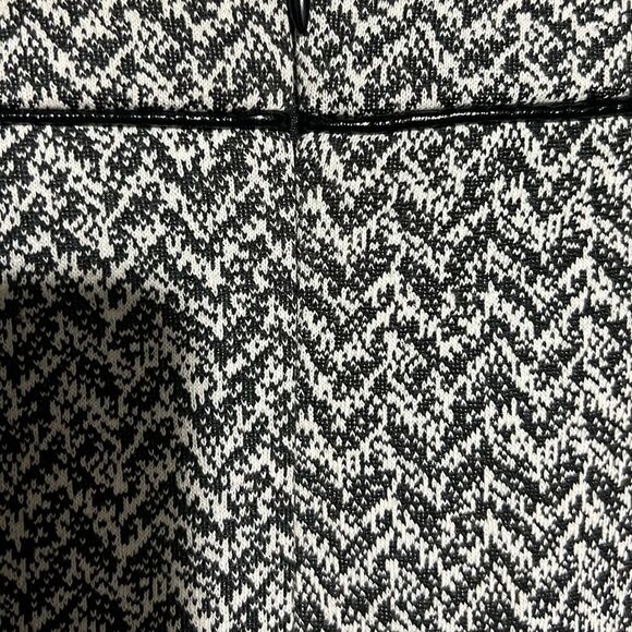 Susan Bristol skirt knit cotton blend black cream pockets 6 NWT FIRM on PRICE - Picture 3 of 7